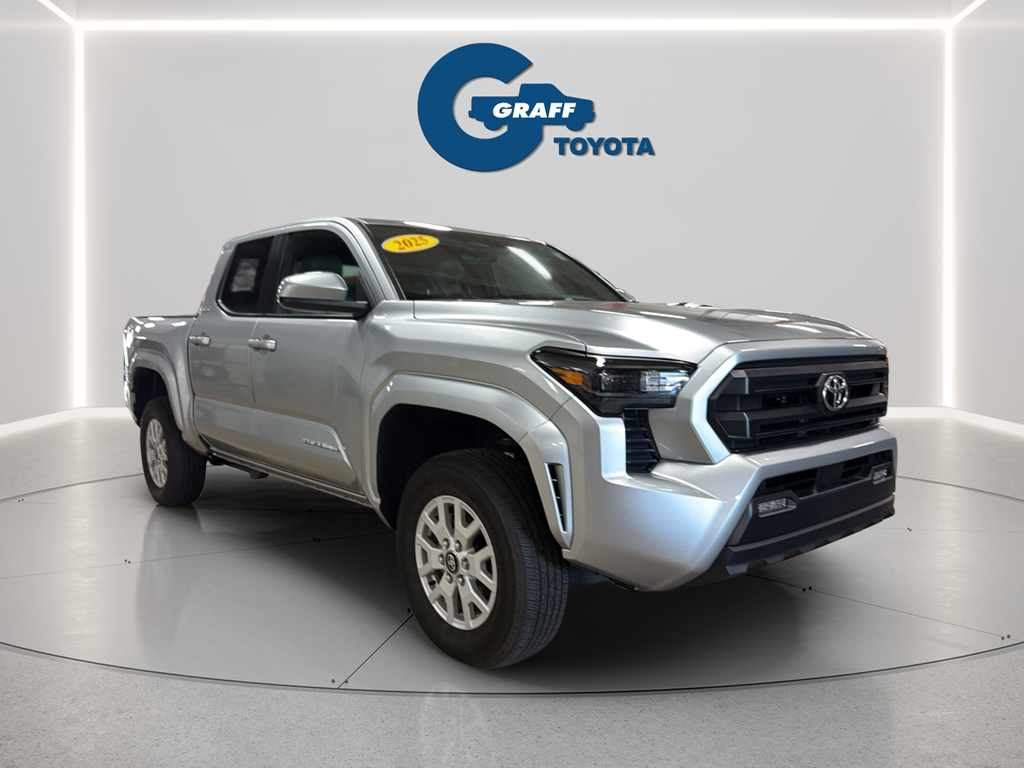 Used 2025 Silver Toyota SR5 image 3