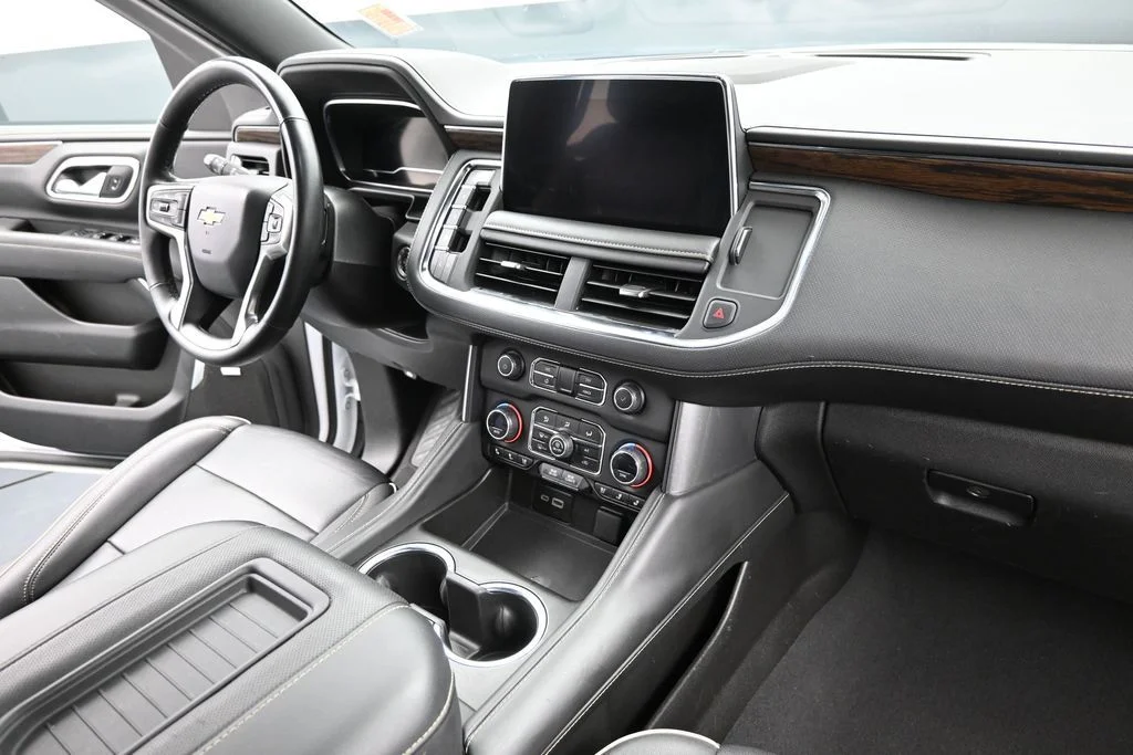 Used 2023 White Chevrolet Premier image 32