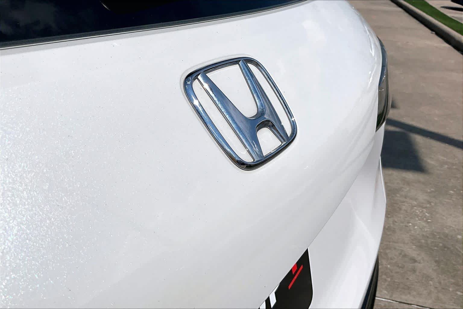 Used 2025 Platinum White Pearl Honda LX image 10