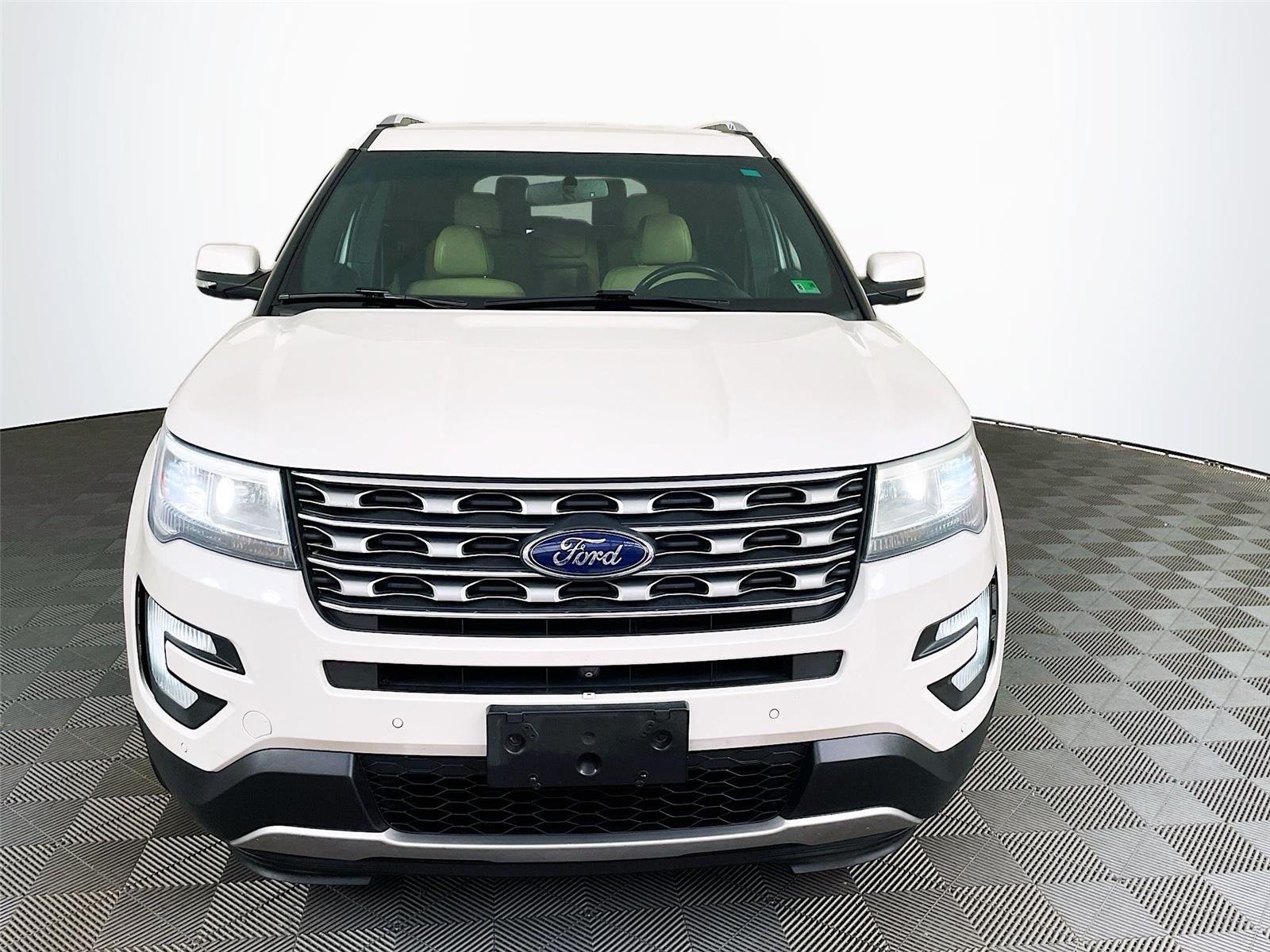 Used 2017 White Platinum Metallic Tri-Coat Ford Limited image 2