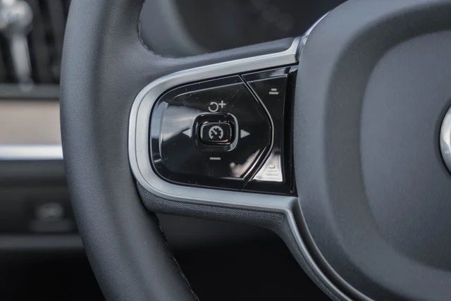 New 2026 Aurora Silver Volvo Plus image 28
