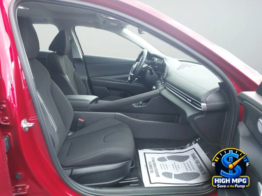 Used 2024 Red Hyundai SEL image 21