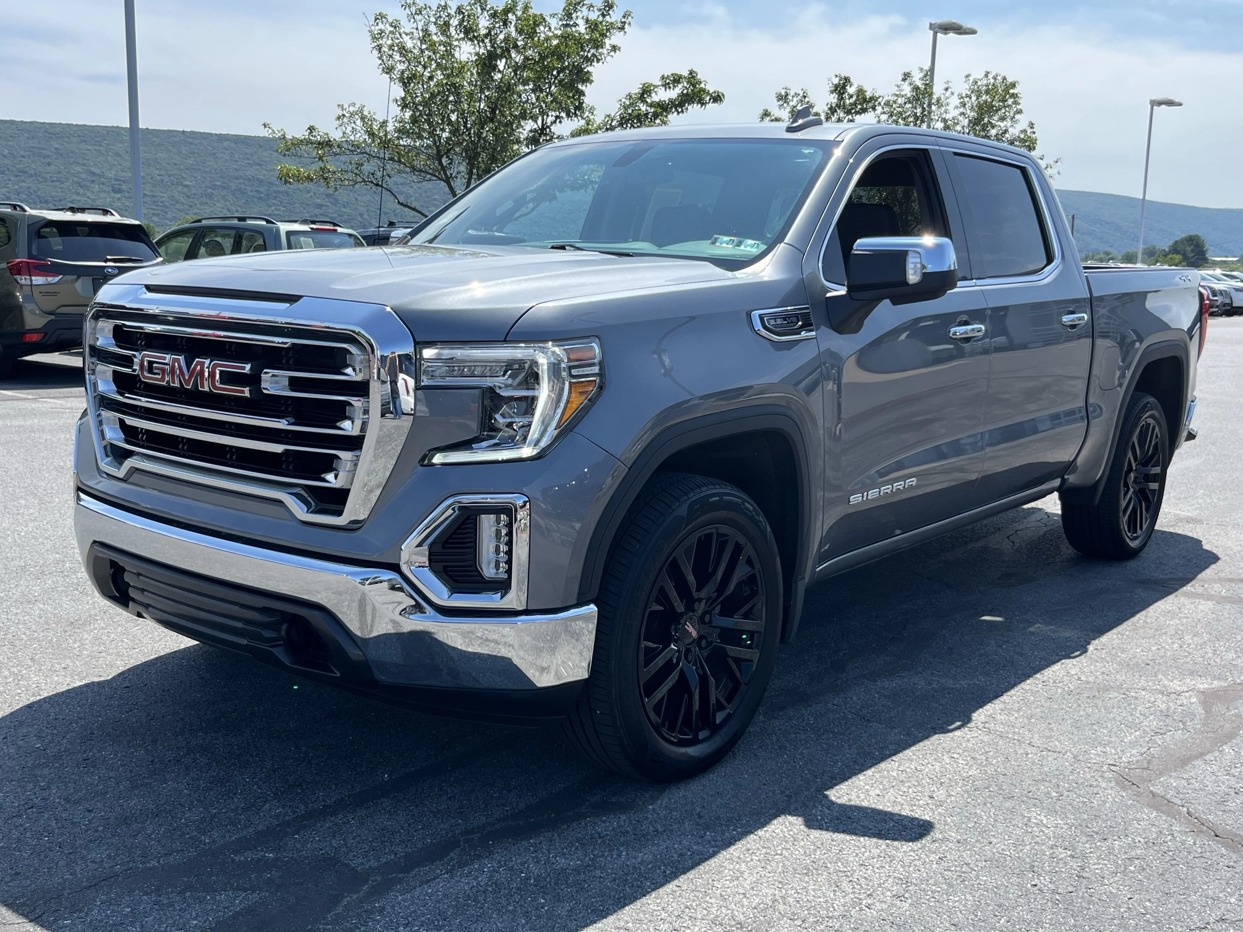 Used 2021 Steel Metallic GMC SLT image 11