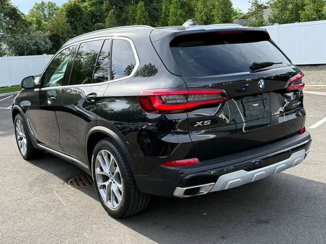 Used 2022 Black Sapphire Metallic BMW xDrive40i image 7