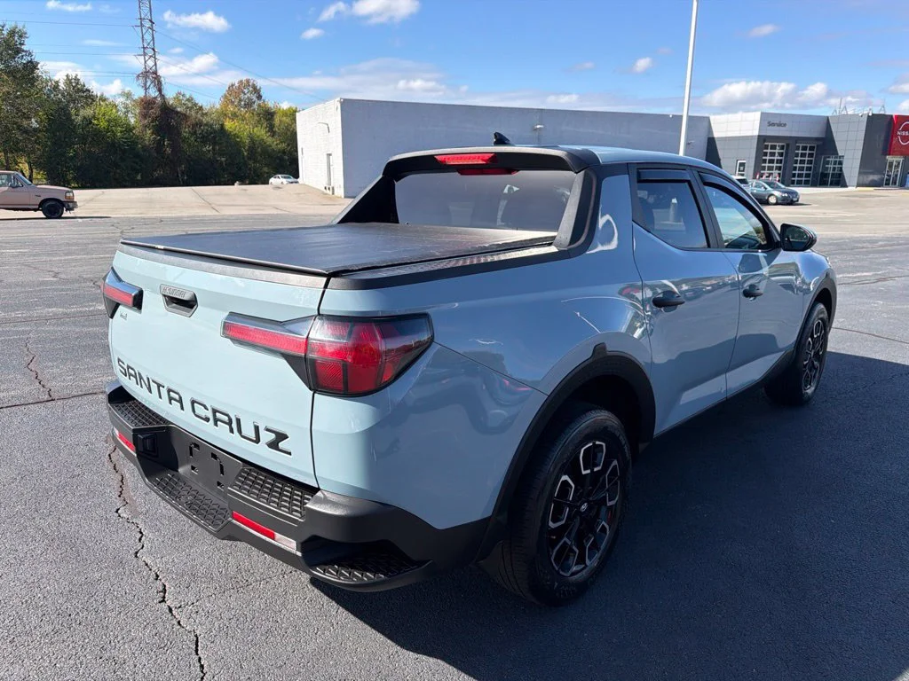 Used 2023 Blue Stone Hyundai SEL image 9