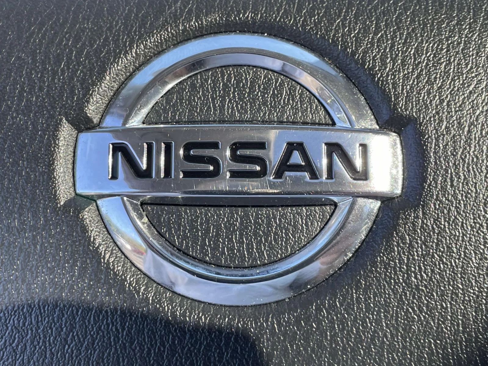 Used 2020 White Nissan Platinum 4WD image 33