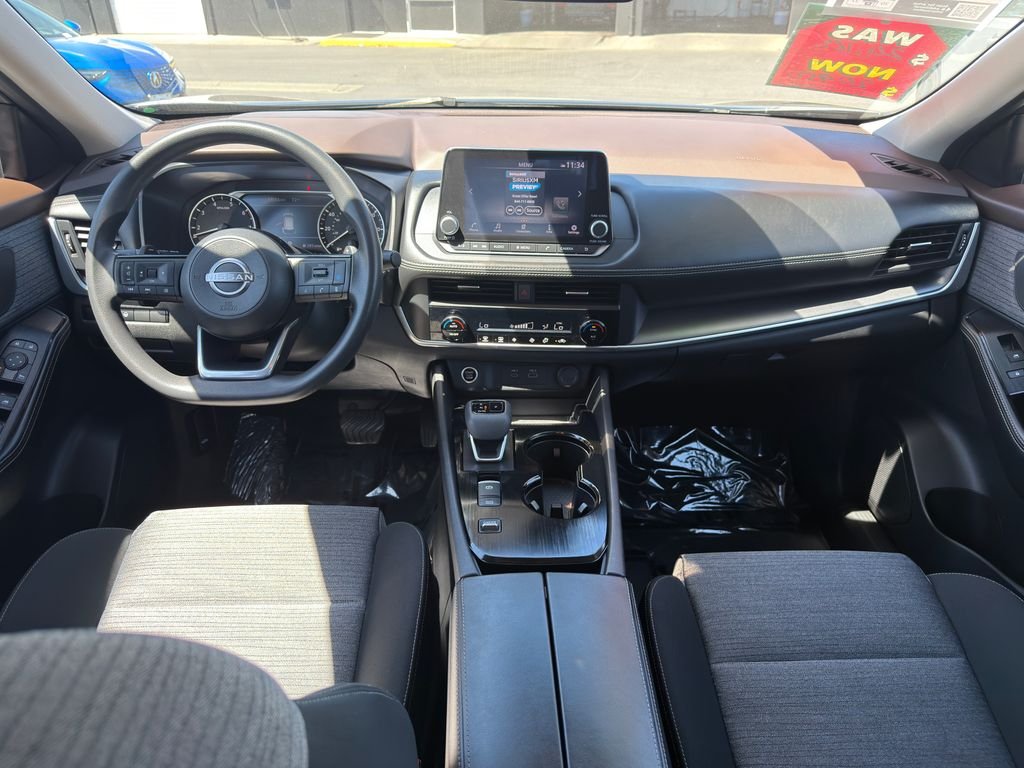 Used 2023 Gray Nissan SV image 30