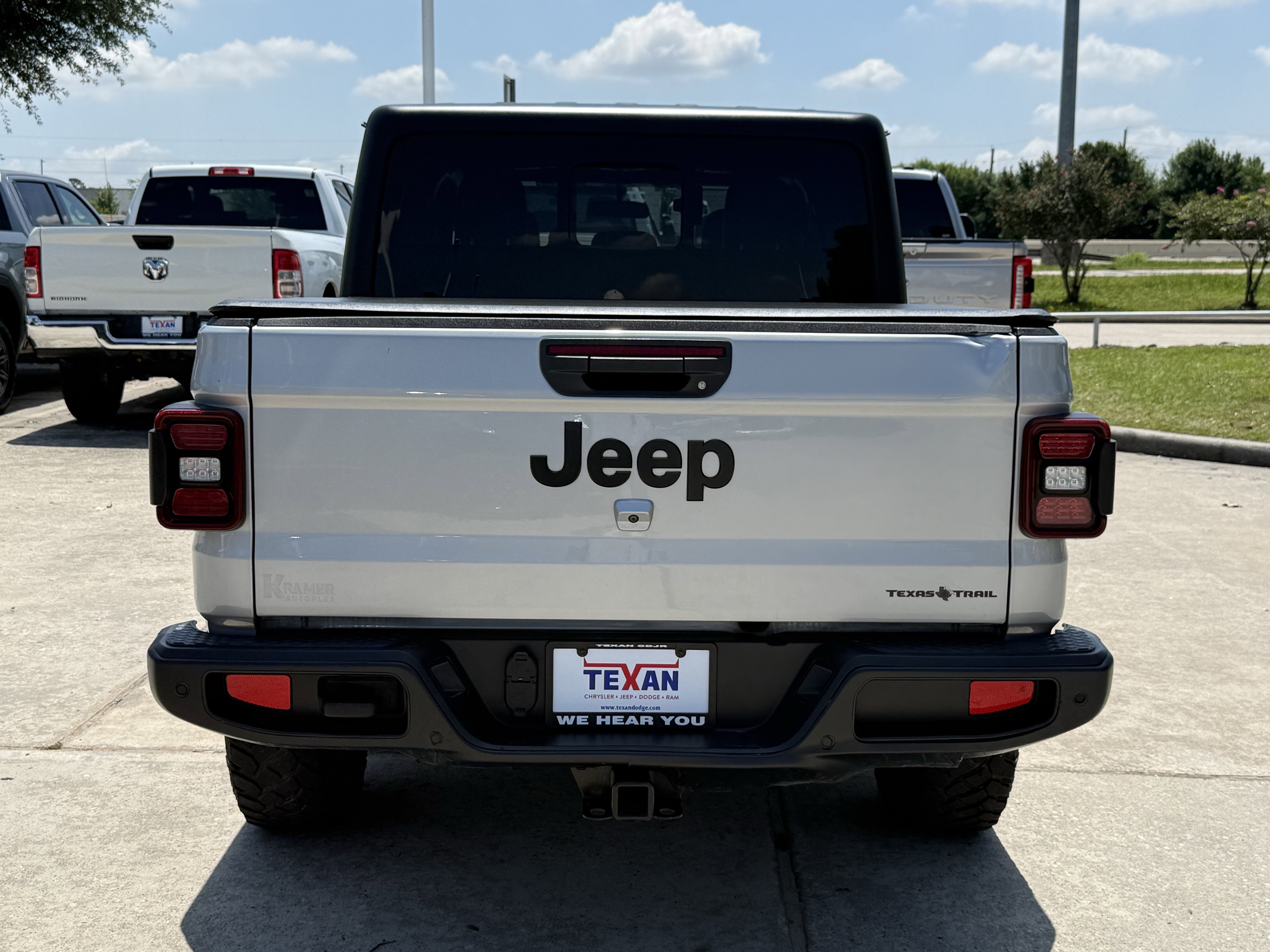 Used 2023 Silver Zynith Clearcoat Jeep Texas Trail image 5