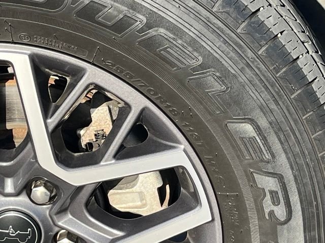 Used 2024 Silver Jeep Sahara image 6