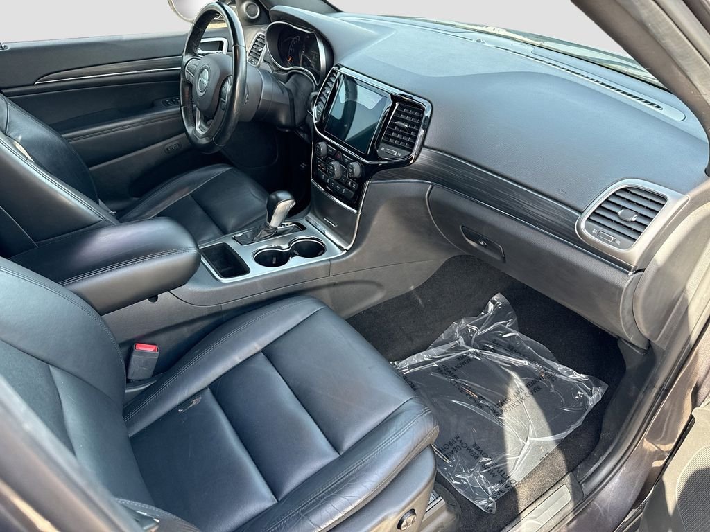 Used 2020 Gray Jeep Limited image 13