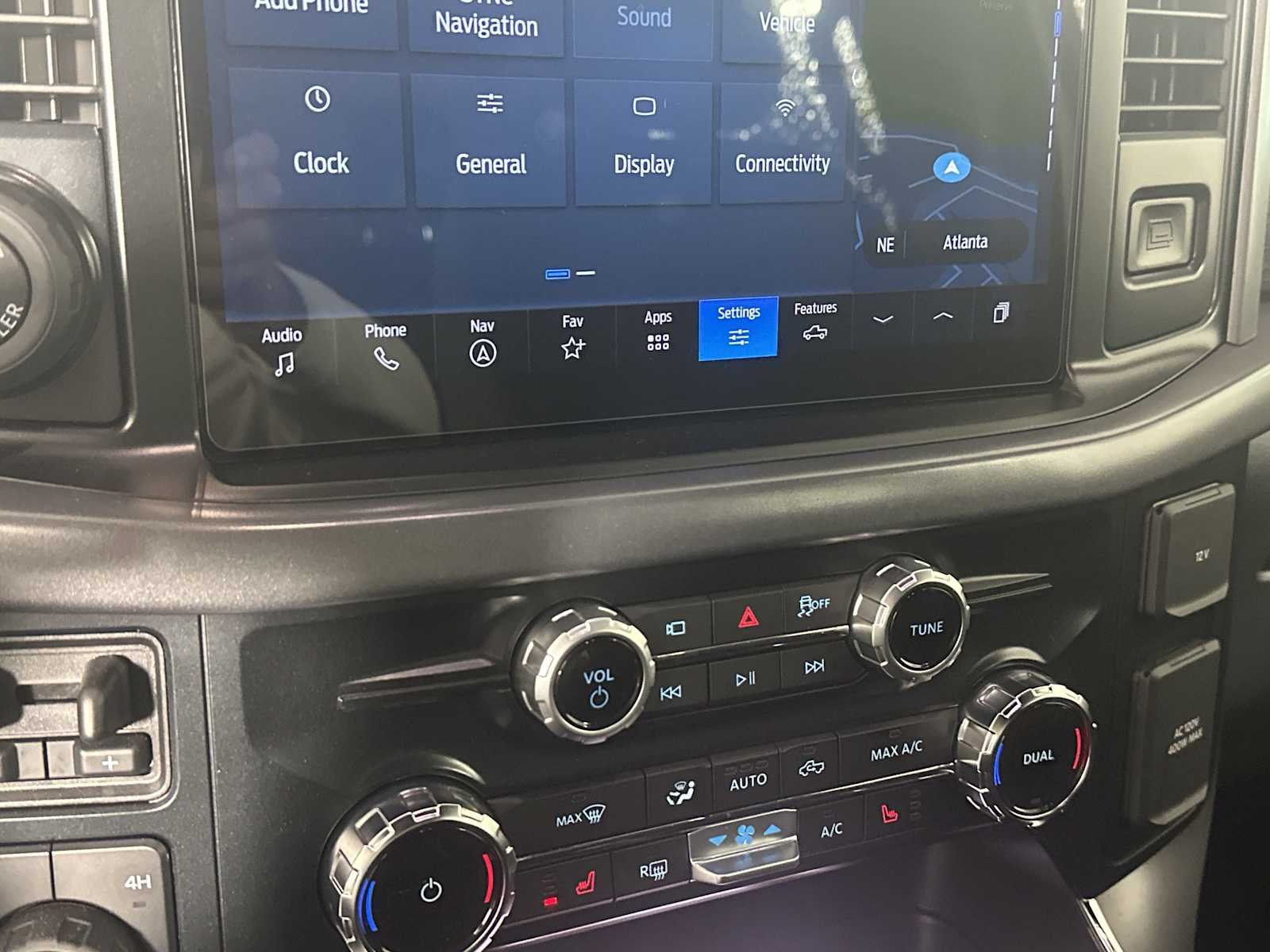 2025 Ford F-150 XLT - Photo 25