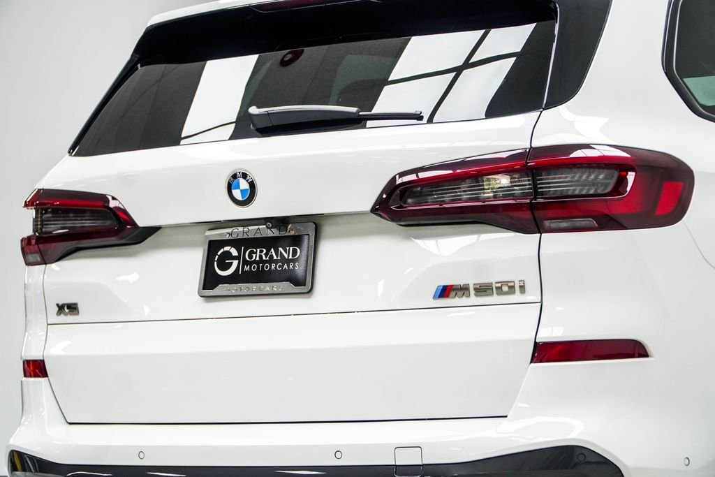 Used 2022 White BMW M50i image 14