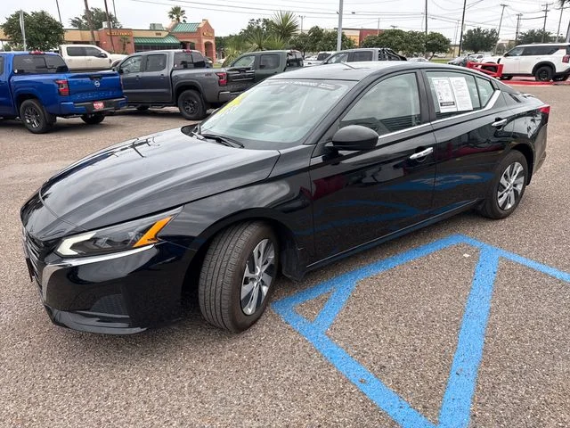 Used 2025 Black Nissan 2.5 S image 3