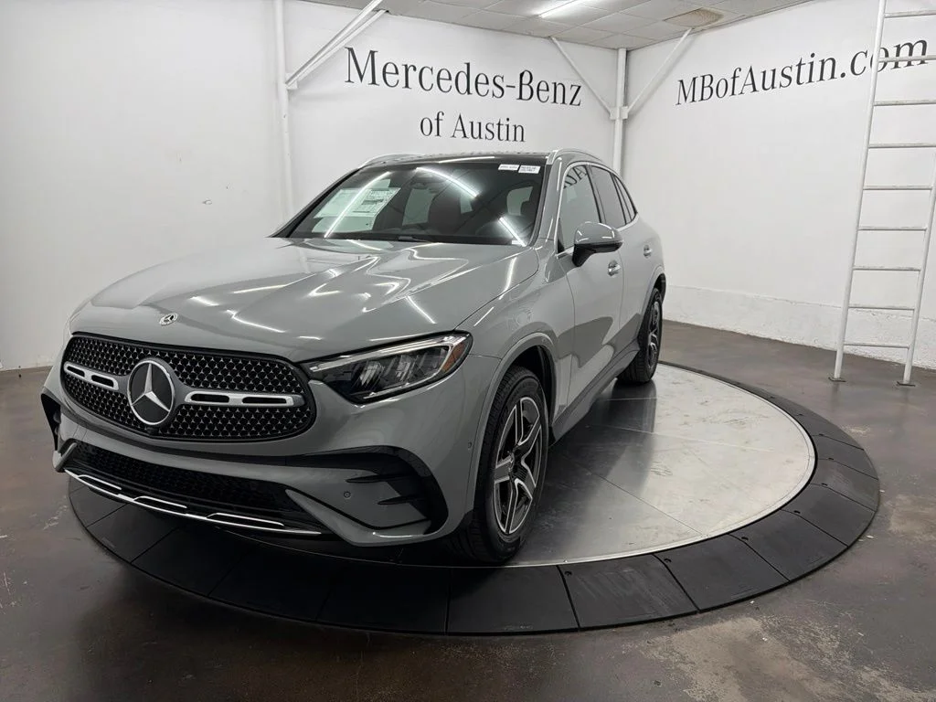 New 2027 White Mercedes-Benz GLC 300 image 3