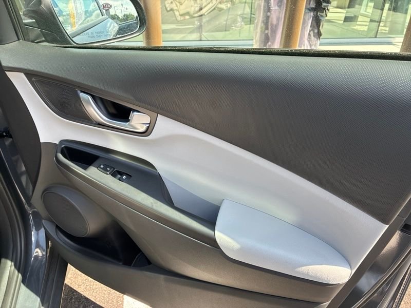Used 2023 Gray Hyundai SEL image 9