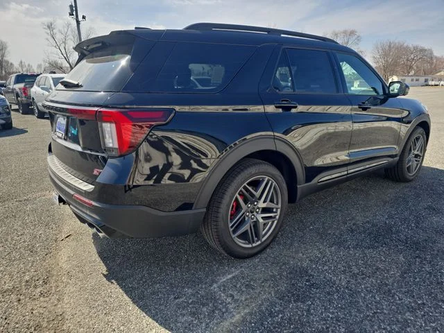 New 2026 Agate Black Metallic Ford ST image 9