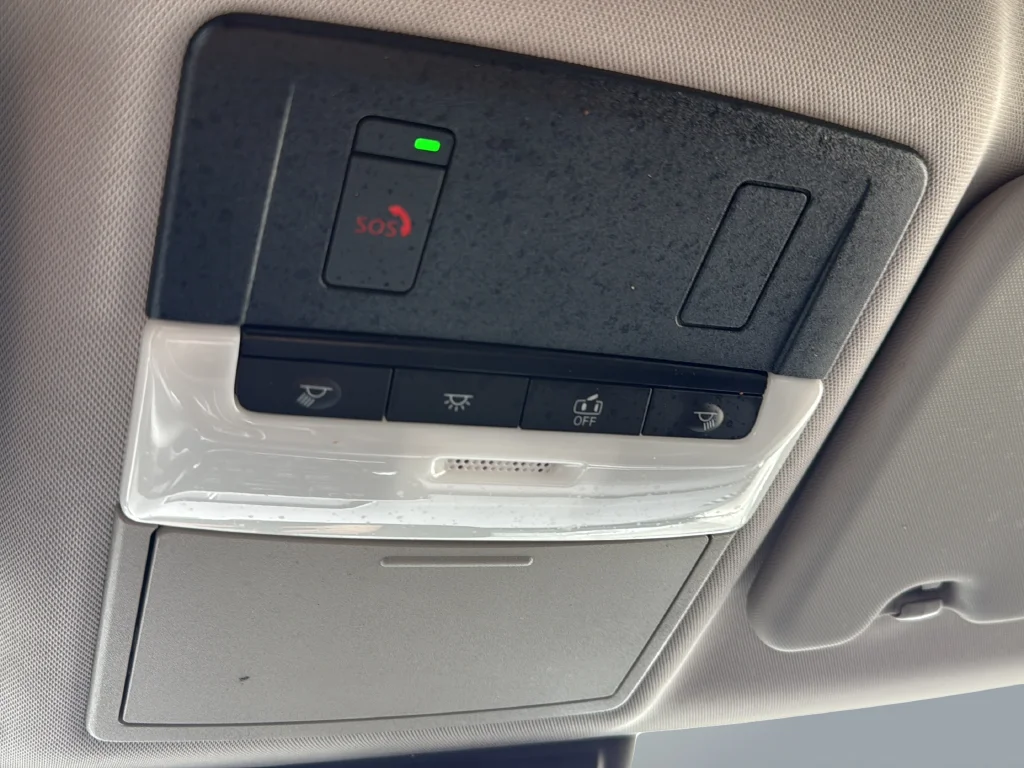 Used 2024 Blue Mitsubishi SE image 34