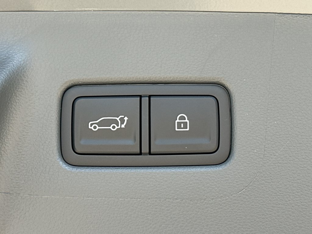 New 2027 Hampton Gray Hyundai SE image 36