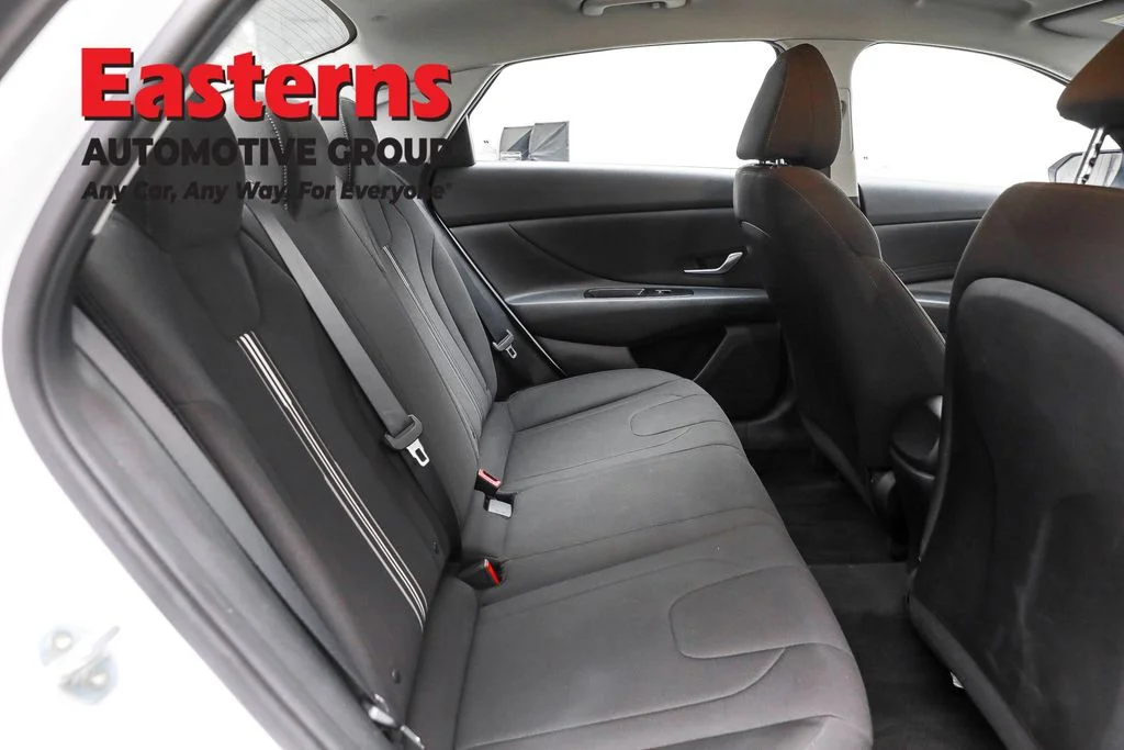 Used 2022 White Hyundai SEL image 22