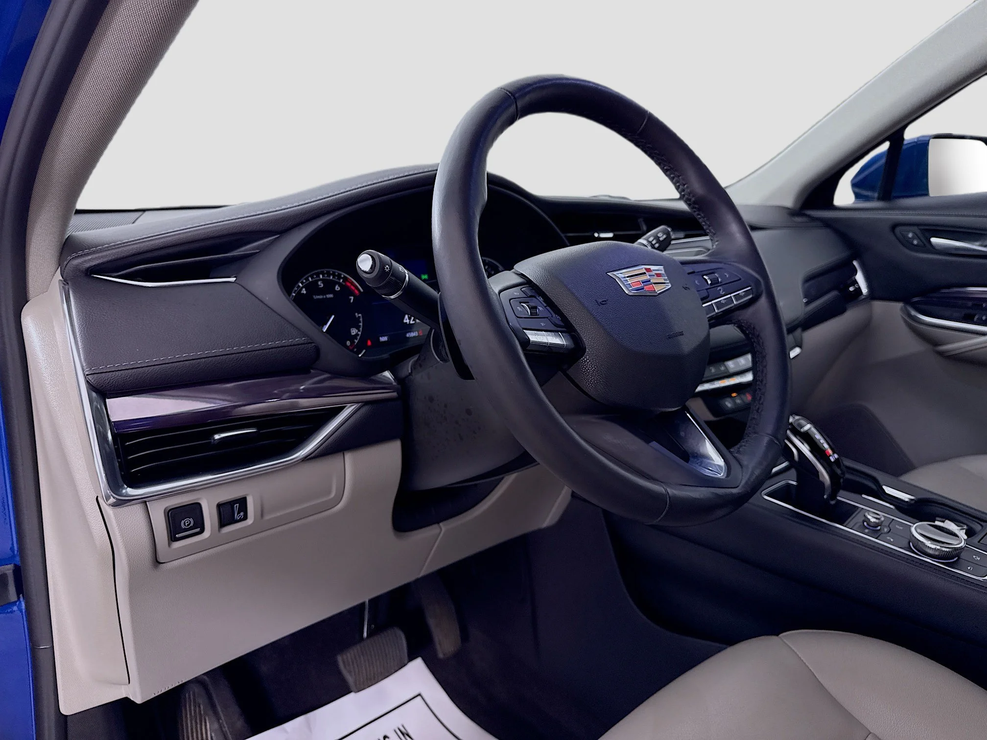 Used 2021 WAVE METALLIC Cadillac FWD Luxury image 11