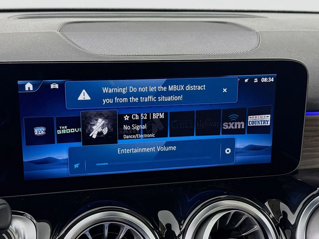 New 2026 Polar White Mercedes-Benz GLB 250 image 15