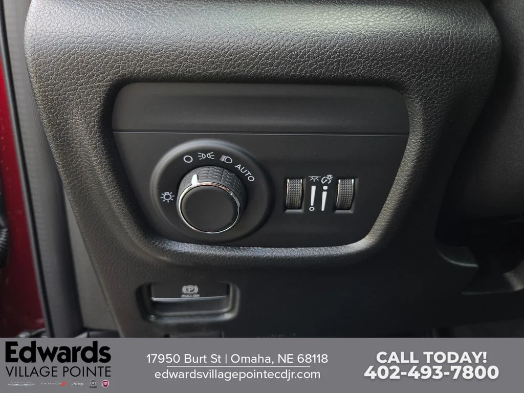 2025 Jeep Grand Cherokee Altitude - Photo 11