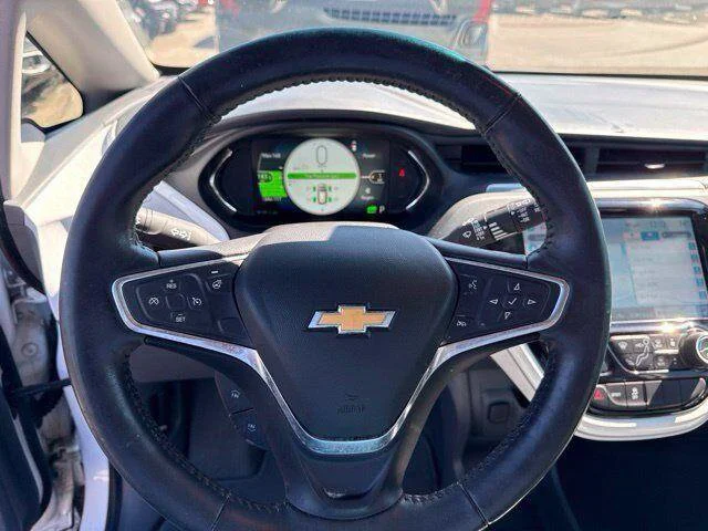 Used 2017 White Chevrolet LT image 20