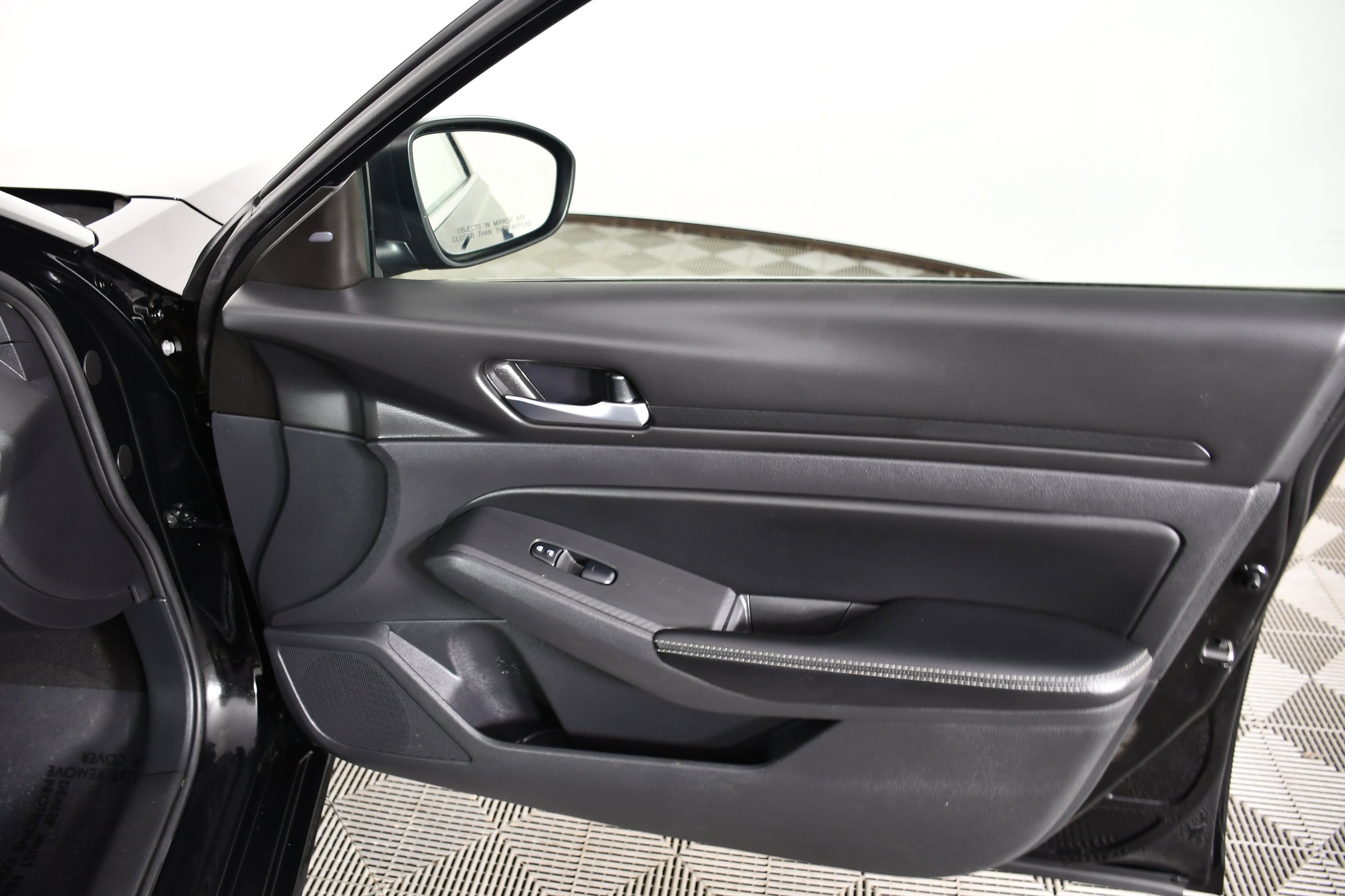 Used 2024 Super Black Nissan 2.5 SV image 39