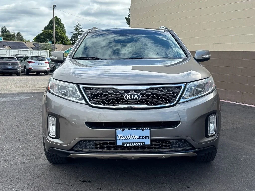 Used 2014 Titanium Silver Kia Limited V6 image 14