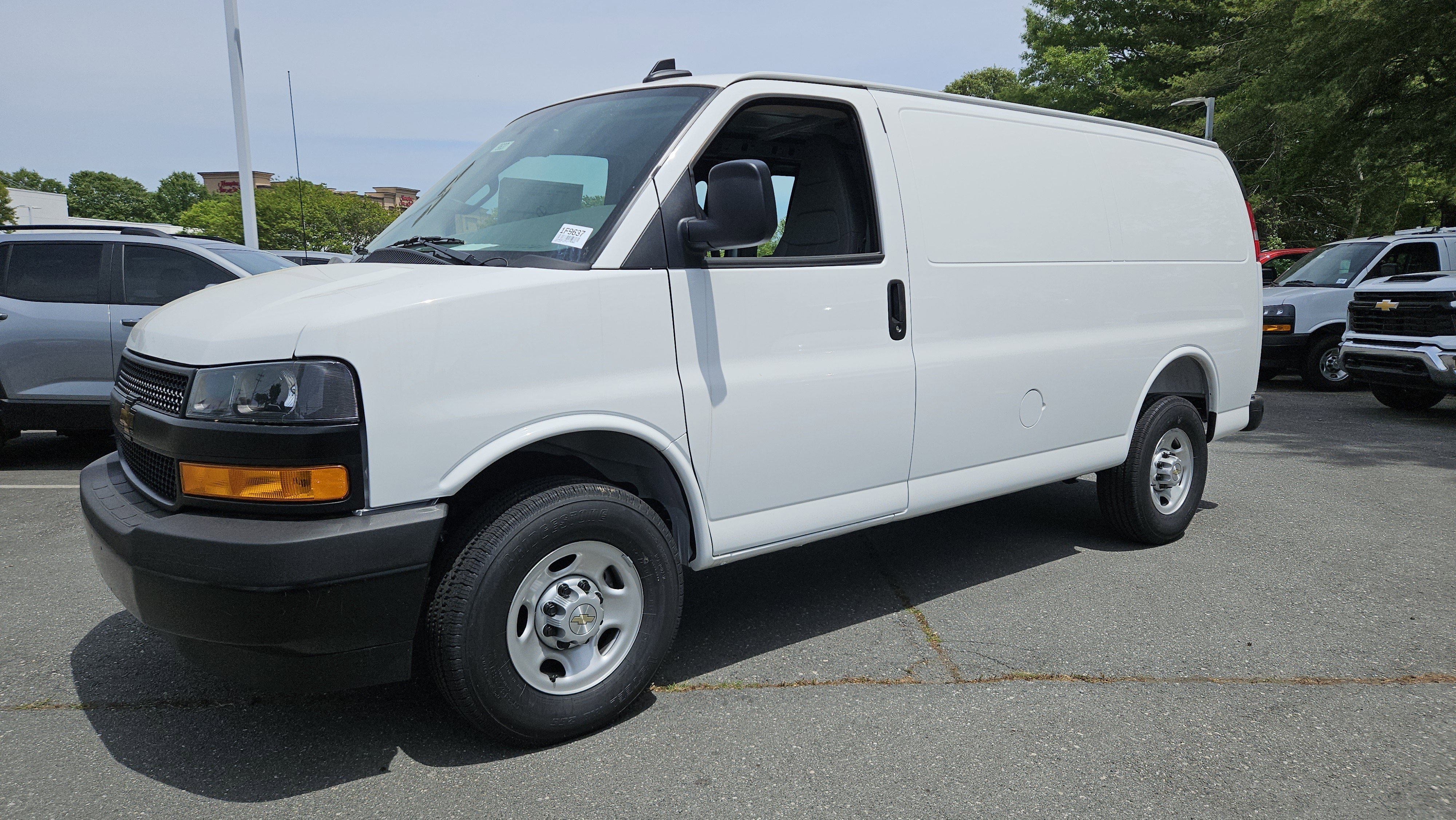 2025 Chevrolet Express 2500 Work Van HD's photo