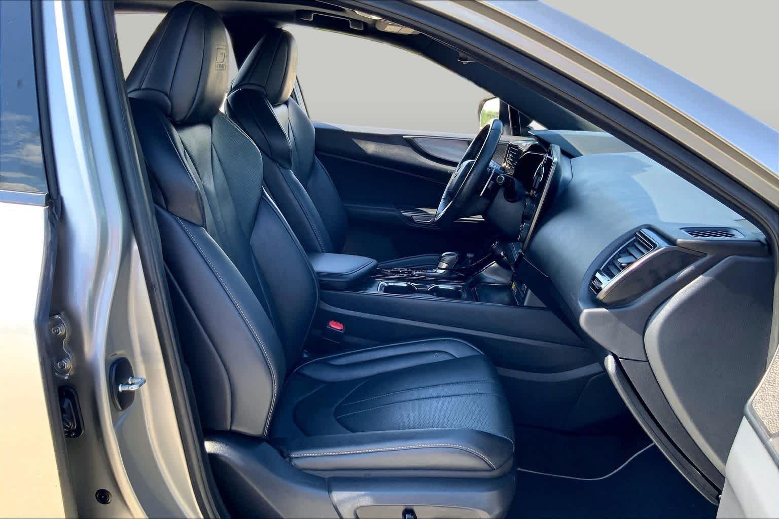 Used 2024 Atomic Silver Lexus F SPORT Handling image 9