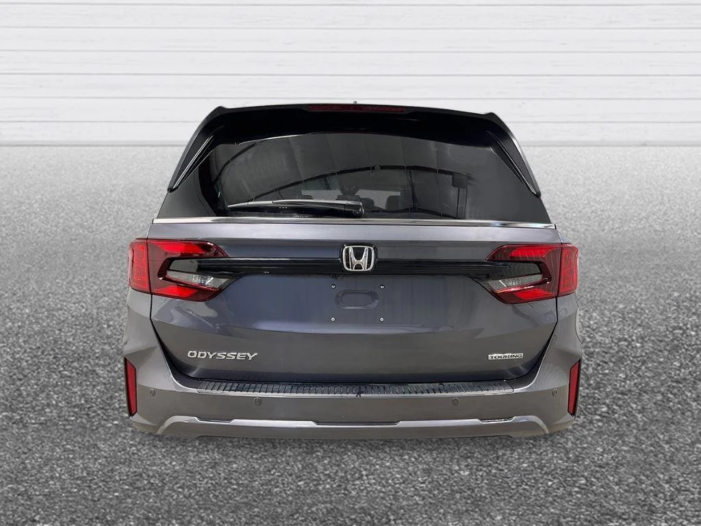 New 2026 Modern Steel Metallic Honda Touring image 4