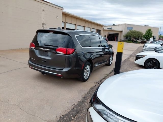 Used 2019 Crystal Metallic Chrysler Touring L Plus image 4
