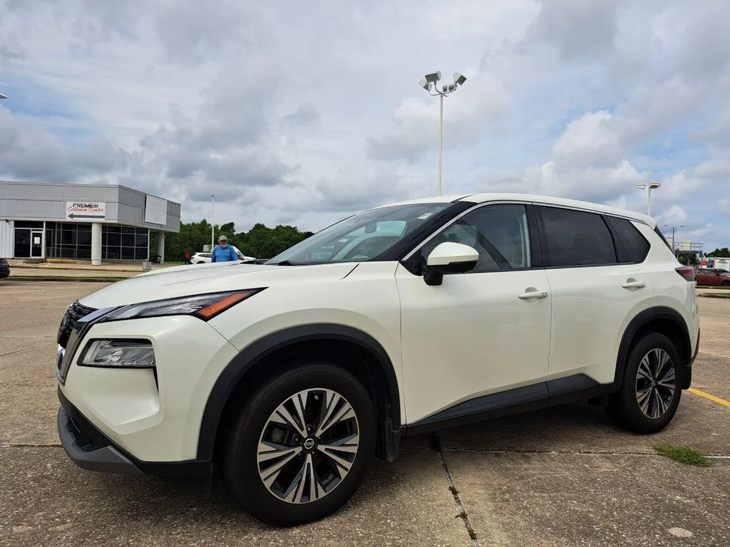 2021 Nissan Rogue SV FWD's photo