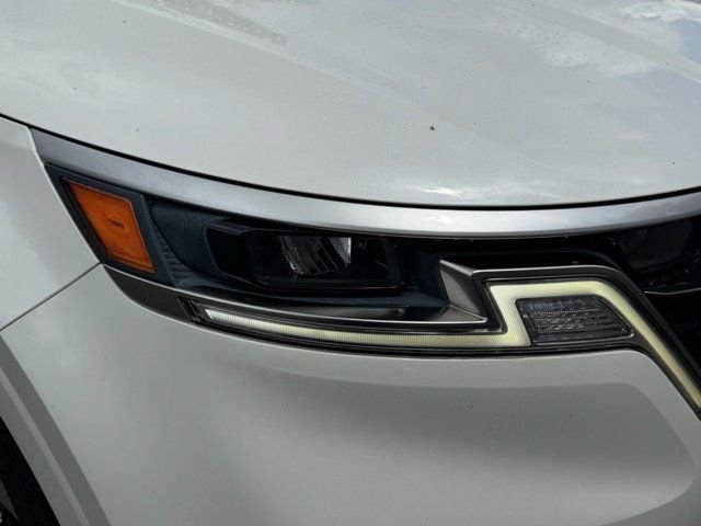 Used 2023 White Kia EX image 46