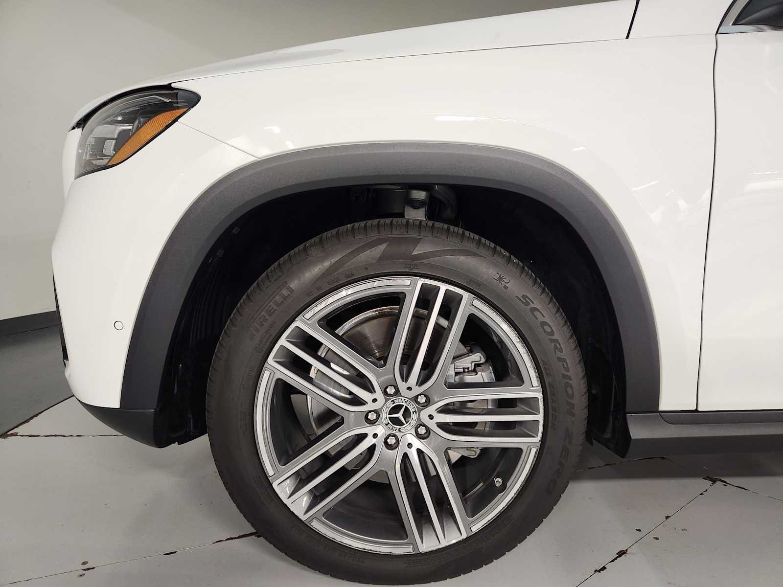 Used 2026 Polar White Mercedes-Benz GLS 450 image 11