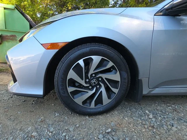 Used 2018  Honda LX image 9