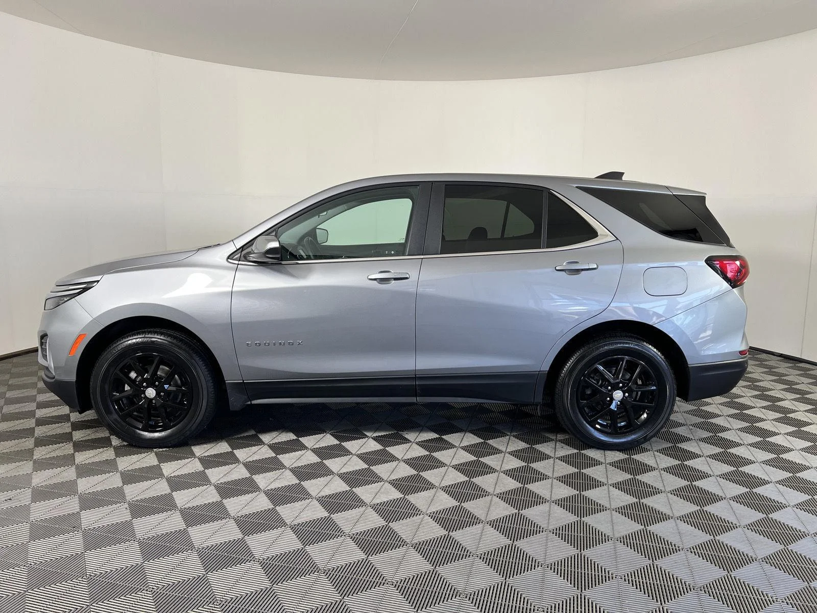 Used 2024 Sterling Gray Metallic Chevrolet LT image 28