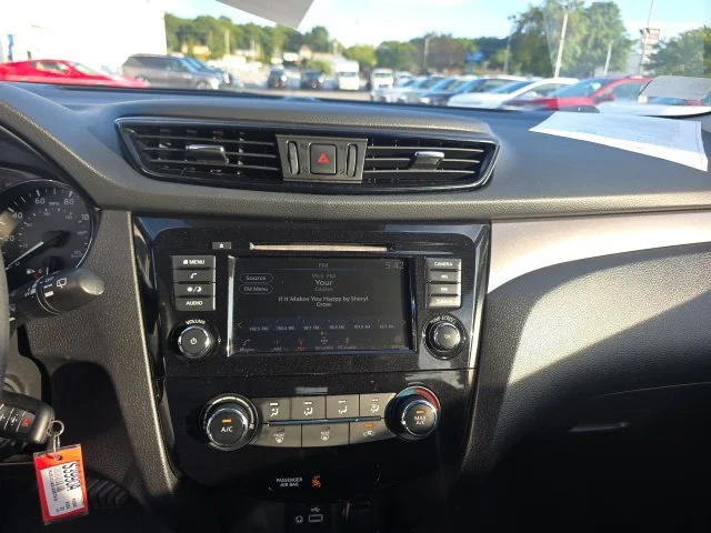 Used 2020 Silver Nissan S image 20