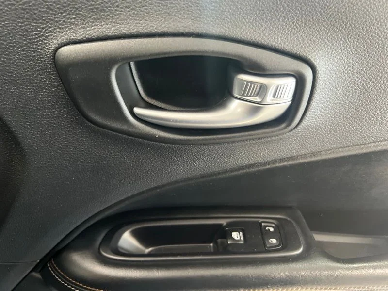 Used 2020 Gray Jeep Latitude image 14