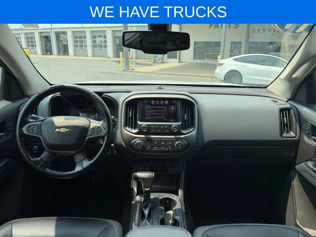 Used 2017 White Chevrolet Z71 image 41