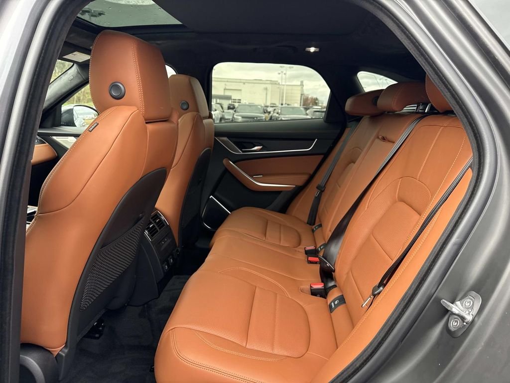 2026 Jaguar F-Pace R-Dynamic S - Photo 16