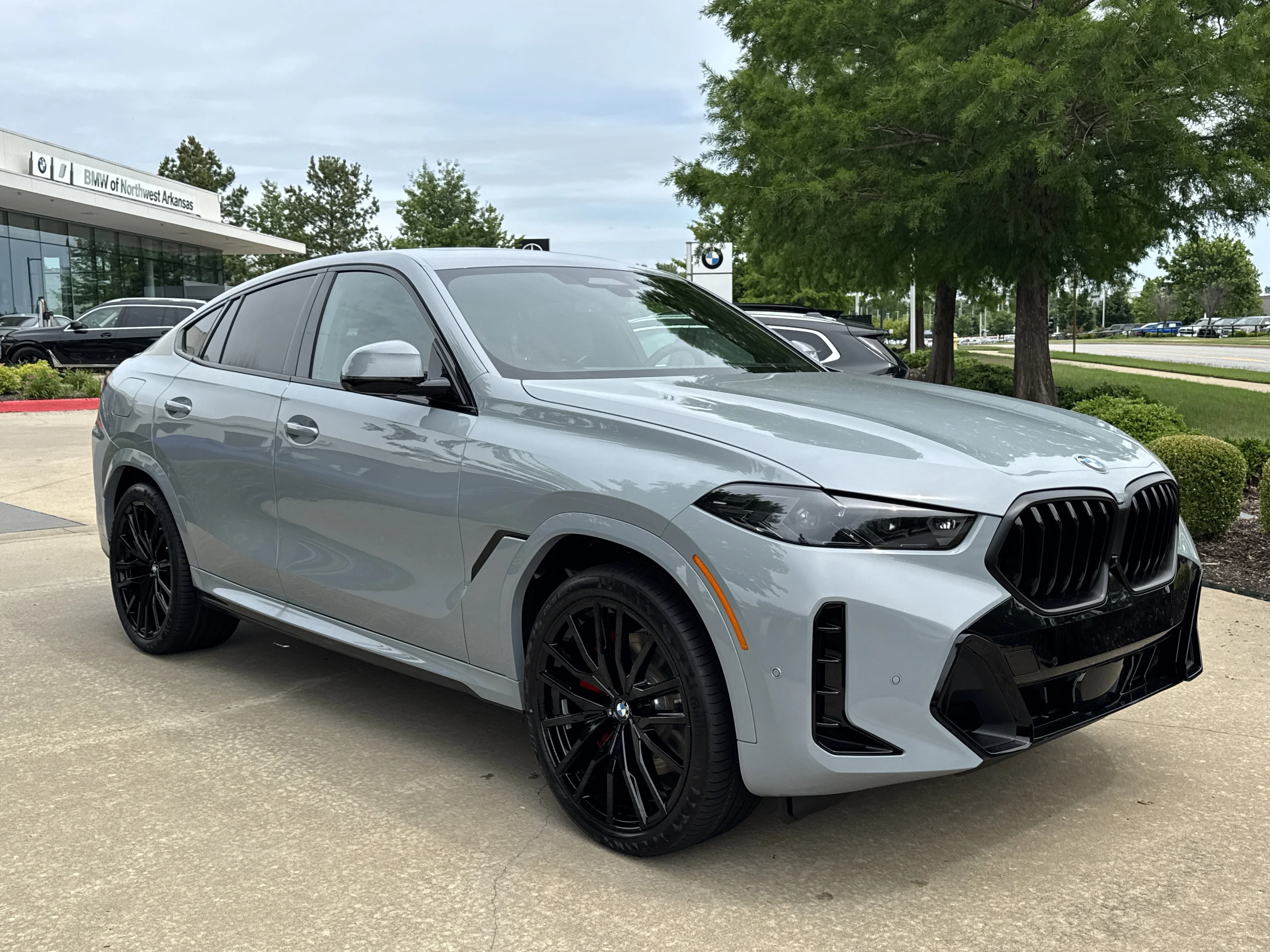 New 2027 0C4P Brooklyn Grey Metallic BMW xDrive40i image 5