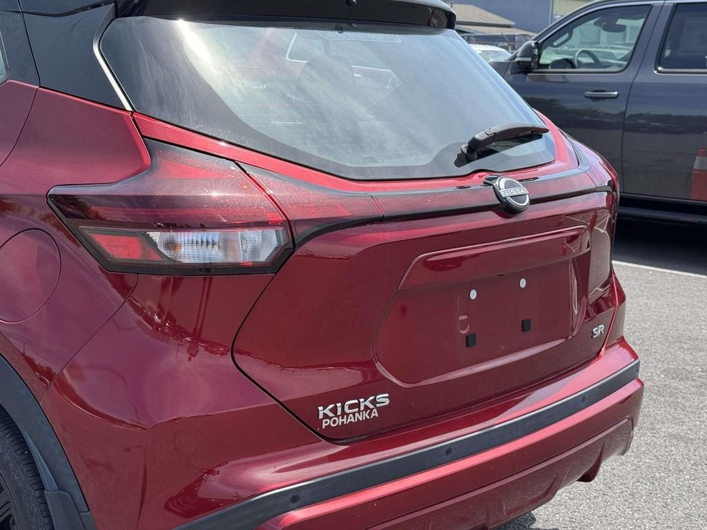 Used 2023 Red Nissan SR image 10