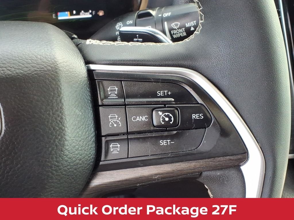 Used 2024 Gray Metallic Jeep 4xe W/PANORAMIC ROOF & HEATED LEATHER SEATS image 18