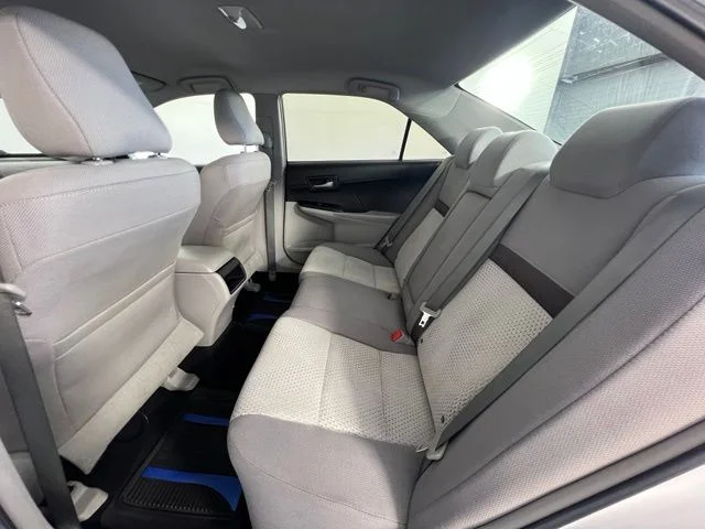 Used 2014 White Toyota LE image 13