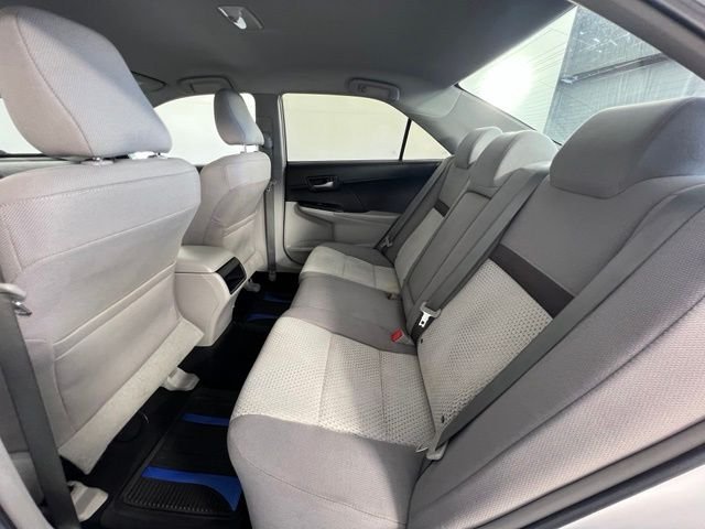 Used 2014 White Toyota LE image 13