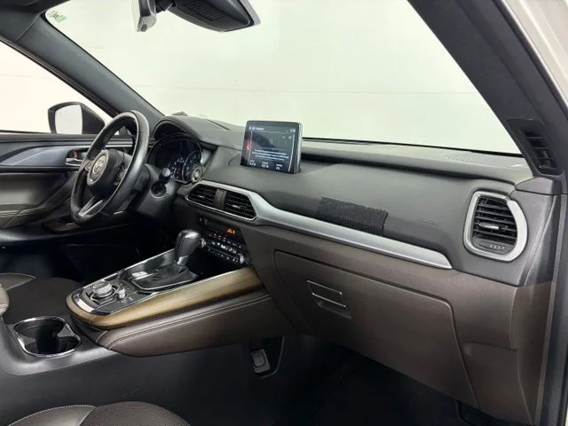 Used 2020 Snowflake White Pearl Mazda Signature image 30