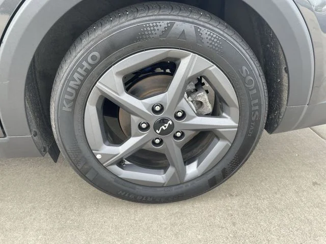 2025 Kia K4 LXS - Photo 30