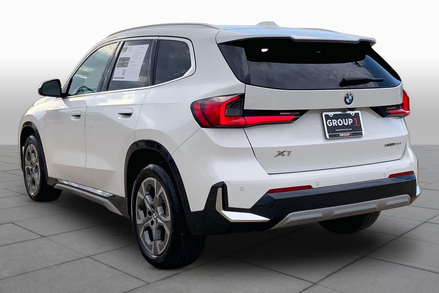 Used 2025 Alpine White BMW xDrive28i image 12